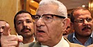 إستقالة مكرم محمد احمد .. النقيب تقدم بإستقالته والمجلس قبلها