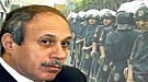 اكثر من 3 الاف يقتحمون مكتب امن الدولة بكوم امبو